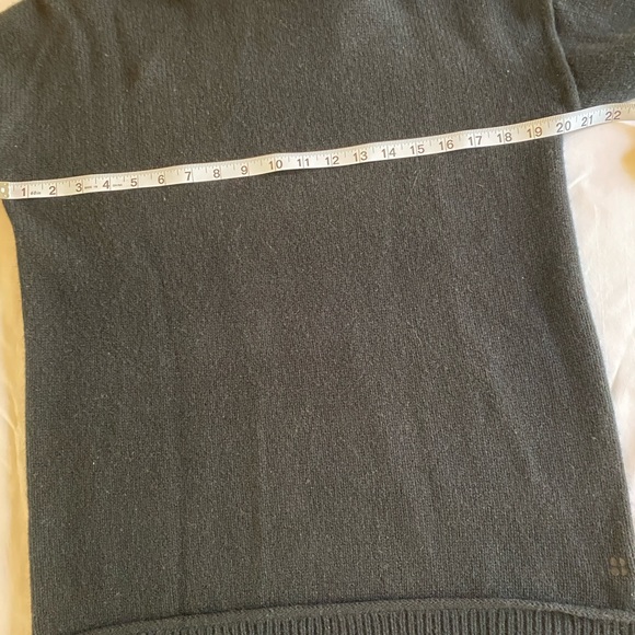 Sweaty Betty Black Wool and Yak Blend Cowl Neck Oversized Tunic Sweater SZ XS - Picture 5 of 6